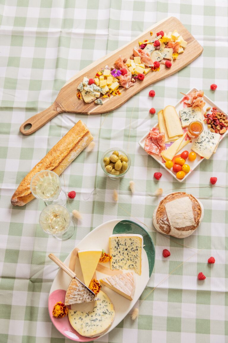 Quel vin servir avec les fromages AOP d’Auvergne ? 6 accords à tester